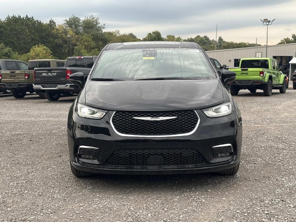 new 2026 Chrysler Pacifica car, priced at $43,768