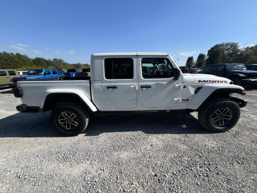 new 2025 Jeep Gladiator car, priced at $54,532