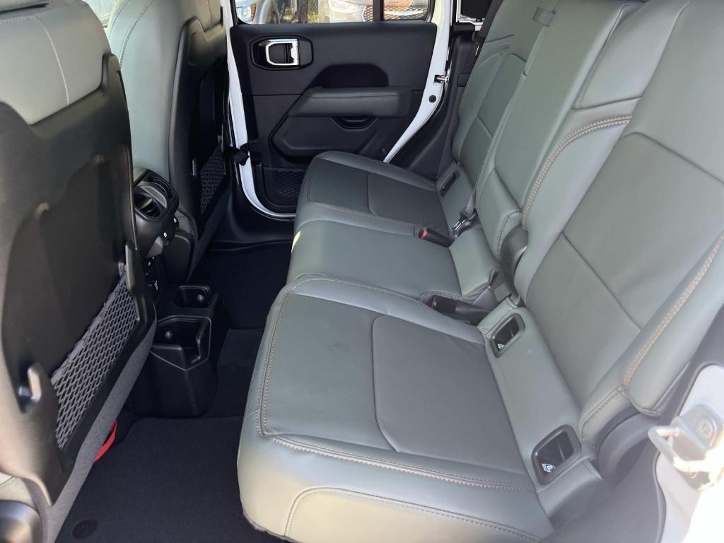 new 2025 Jeep Gladiator car, priced at $54,532