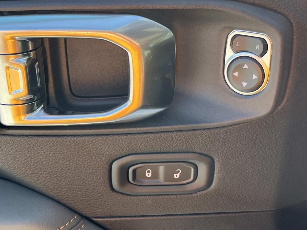 new 2025 Jeep Gladiator car, priced at $54,532