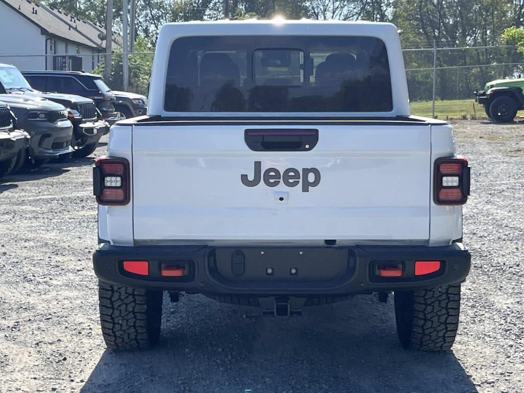 new 2025 Jeep Gladiator car, priced at $54,532