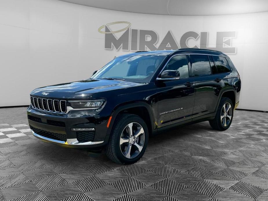 new 2024 Jeep Grand Cherokee L car, priced at $39,981