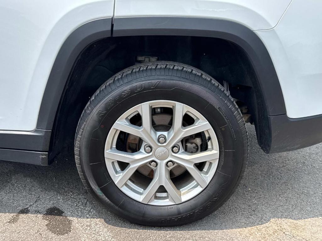 used 2023 Jeep Grand Cherokee car, priced at $29,492