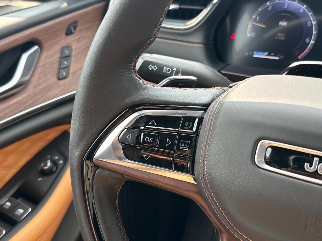 new 2025 Jeep Grand Cherokee car, priced at $61,983