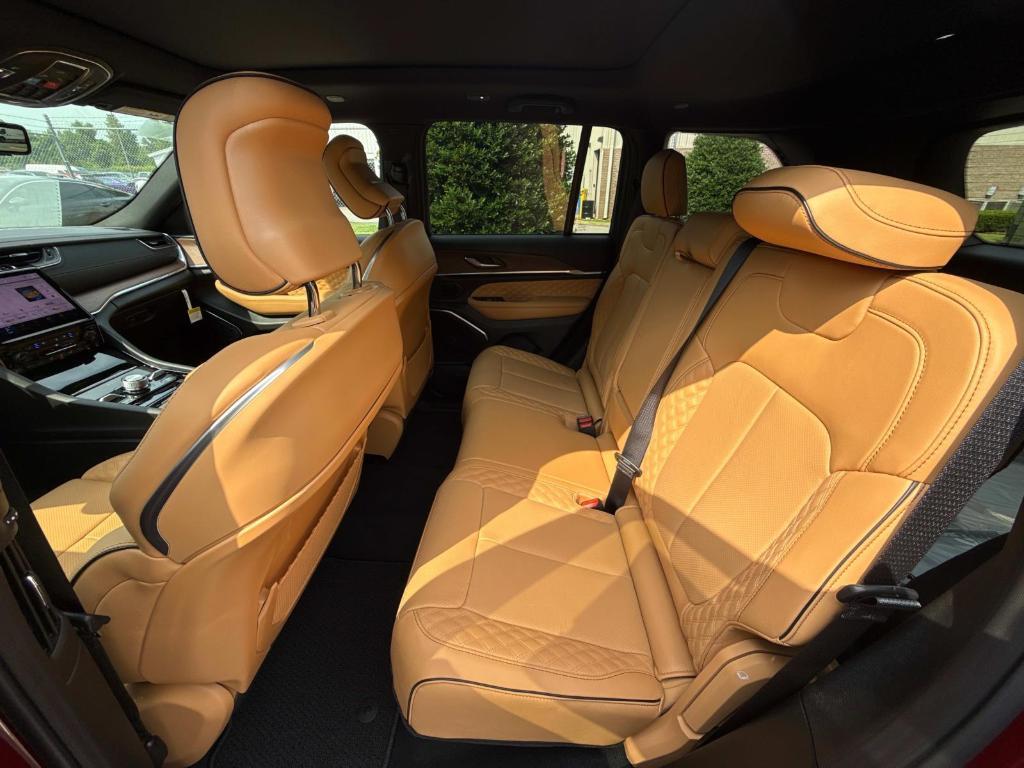 new 2025 Jeep Grand Cherokee car, priced at $61,983