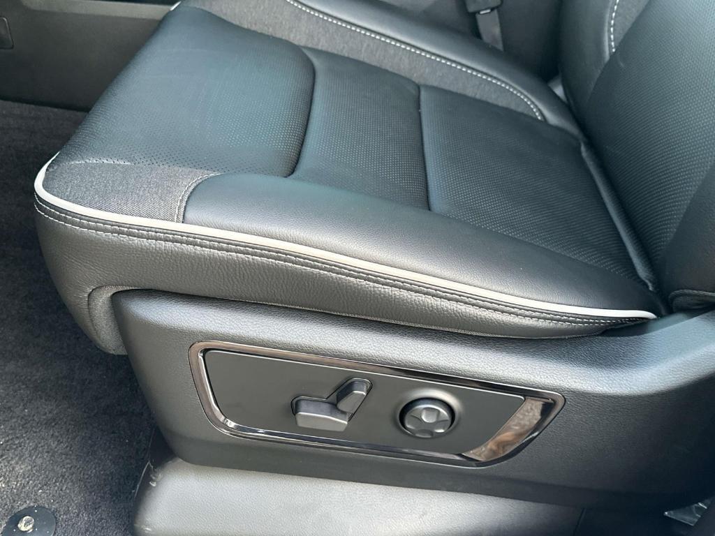 new 2025 Ram 1500 car, priced at $66,568