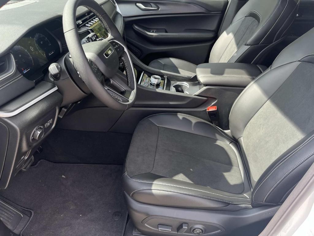 new 2025 Jeep Grand Cherokee L car, priced at $45,106