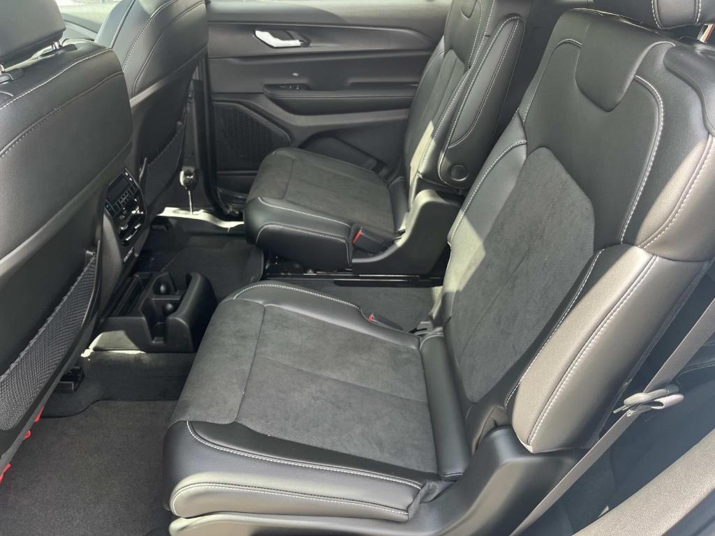 new 2025 Jeep Grand Cherokee L car, priced at $45,106