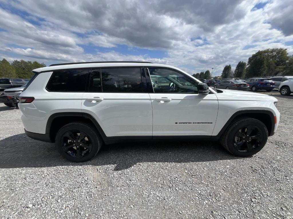 new 2025 Jeep Grand Cherokee L car, priced at $45,106