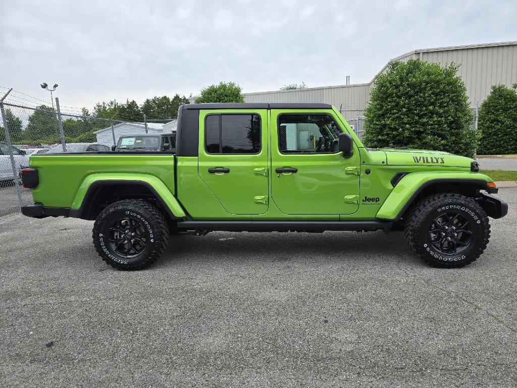 new 2025 Jeep Gladiator car, priced at $48,824