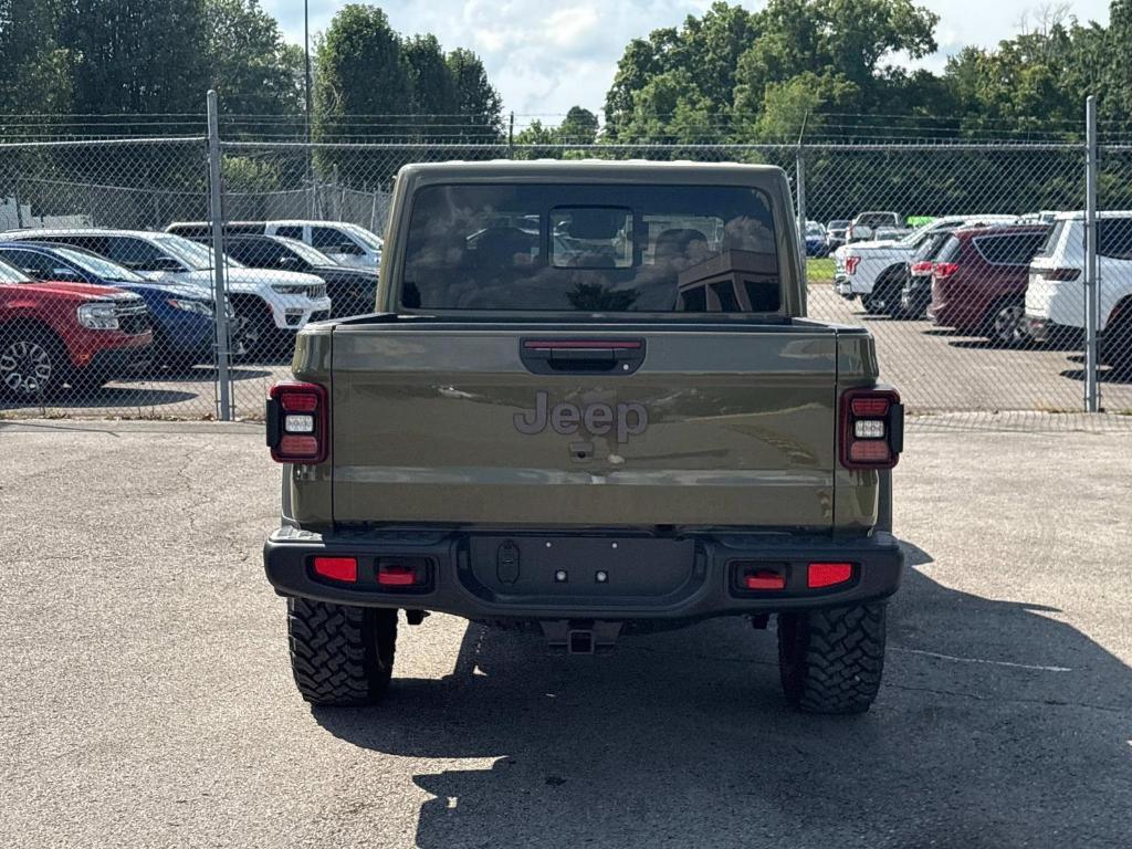 new 2025 Jeep Gladiator car, priced at $52,128