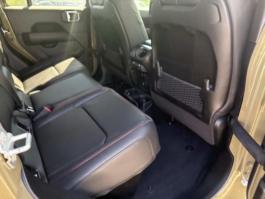 new 2025 Jeep Gladiator car, priced at $52,128
