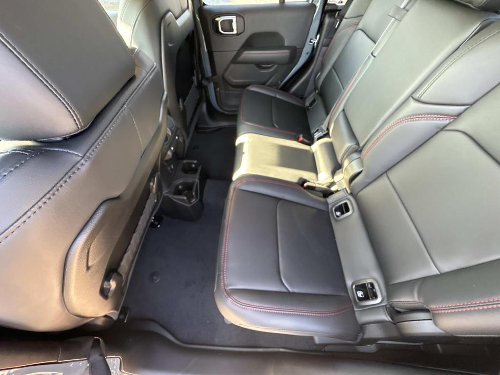 new 2025 Jeep Gladiator car, priced at $53,088