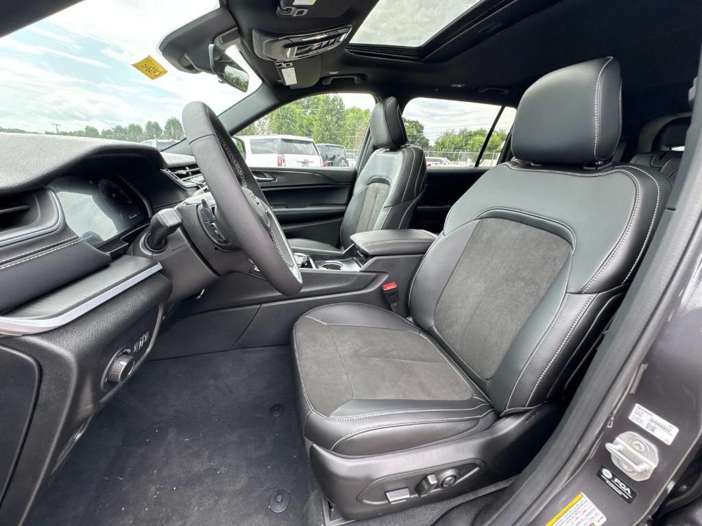 new 2025 Jeep Grand Cherokee L car, priced at $45,413