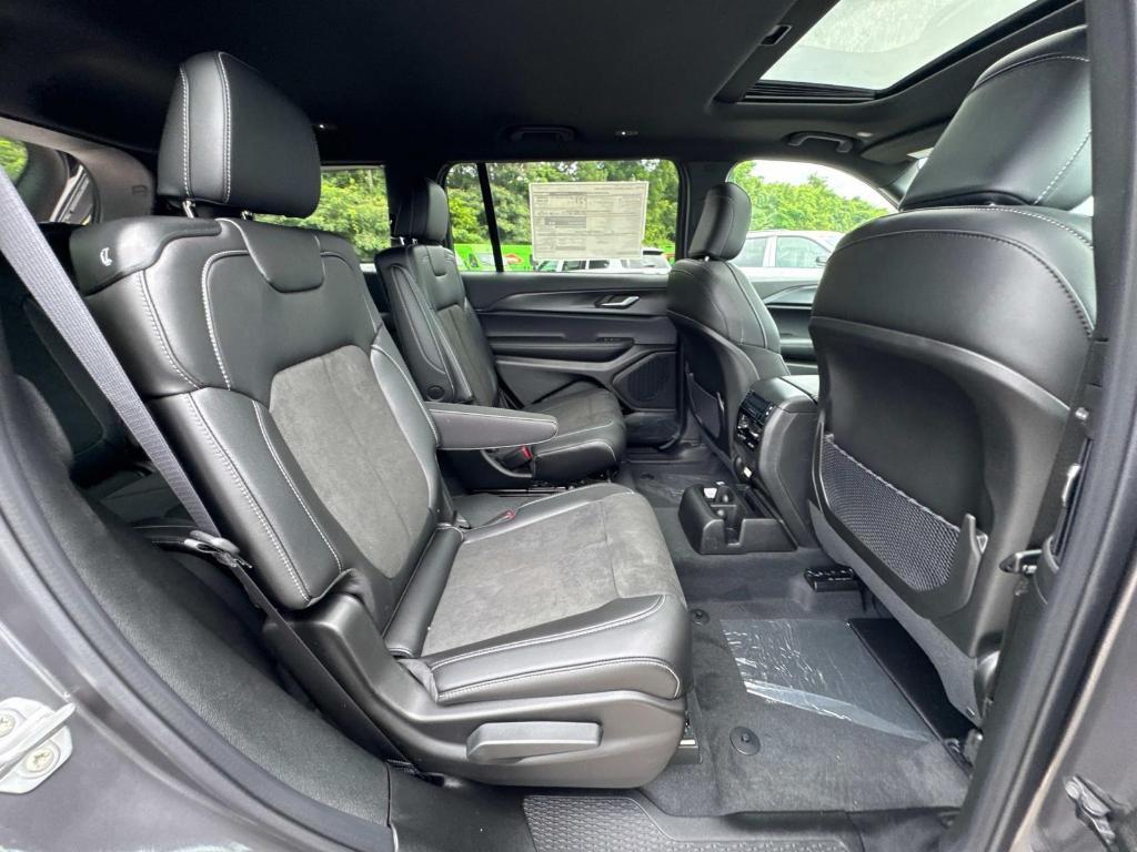 new 2025 Jeep Grand Cherokee L car, priced at $45,413