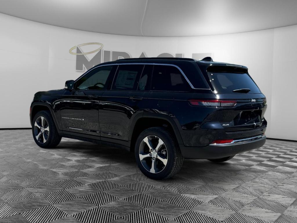 new 2024 Jeep Grand Cherokee car, priced at $53,500