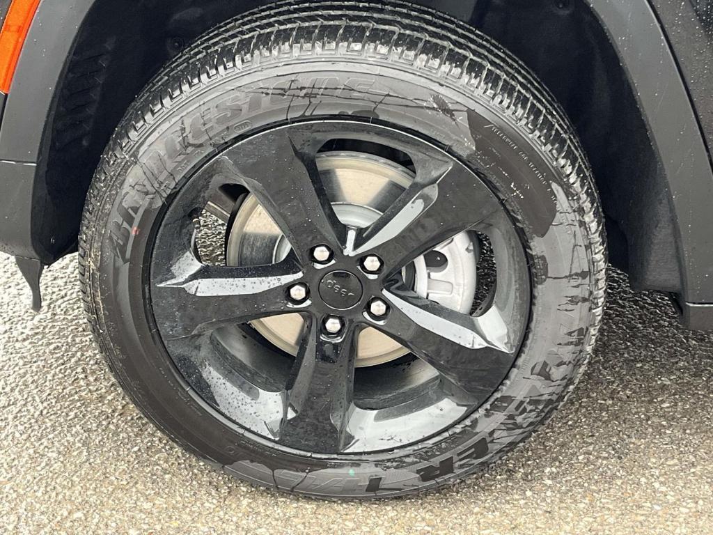 new 2025 Jeep Grand Cherokee L car, priced at $45,142