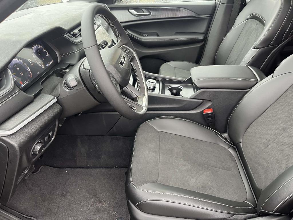 new 2025 Jeep Grand Cherokee L car, priced at $45,142