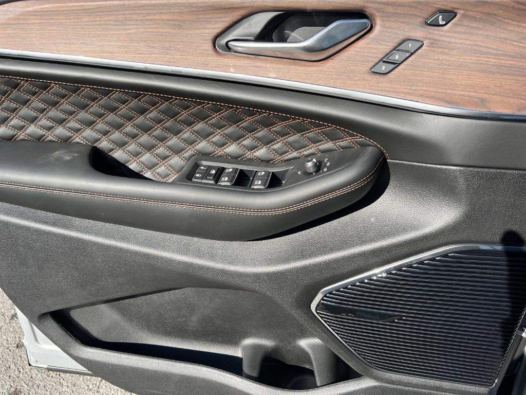 new 2025 Jeep Grand Cherokee car, priced at $65,720