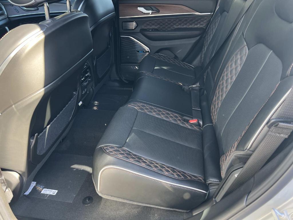 new 2025 Jeep Grand Cherokee car, priced at $65,720