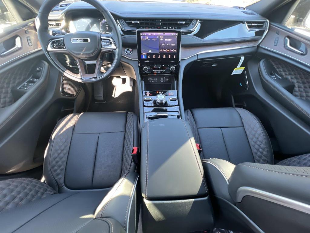 new 2025 Jeep Grand Cherokee car, priced at $65,720