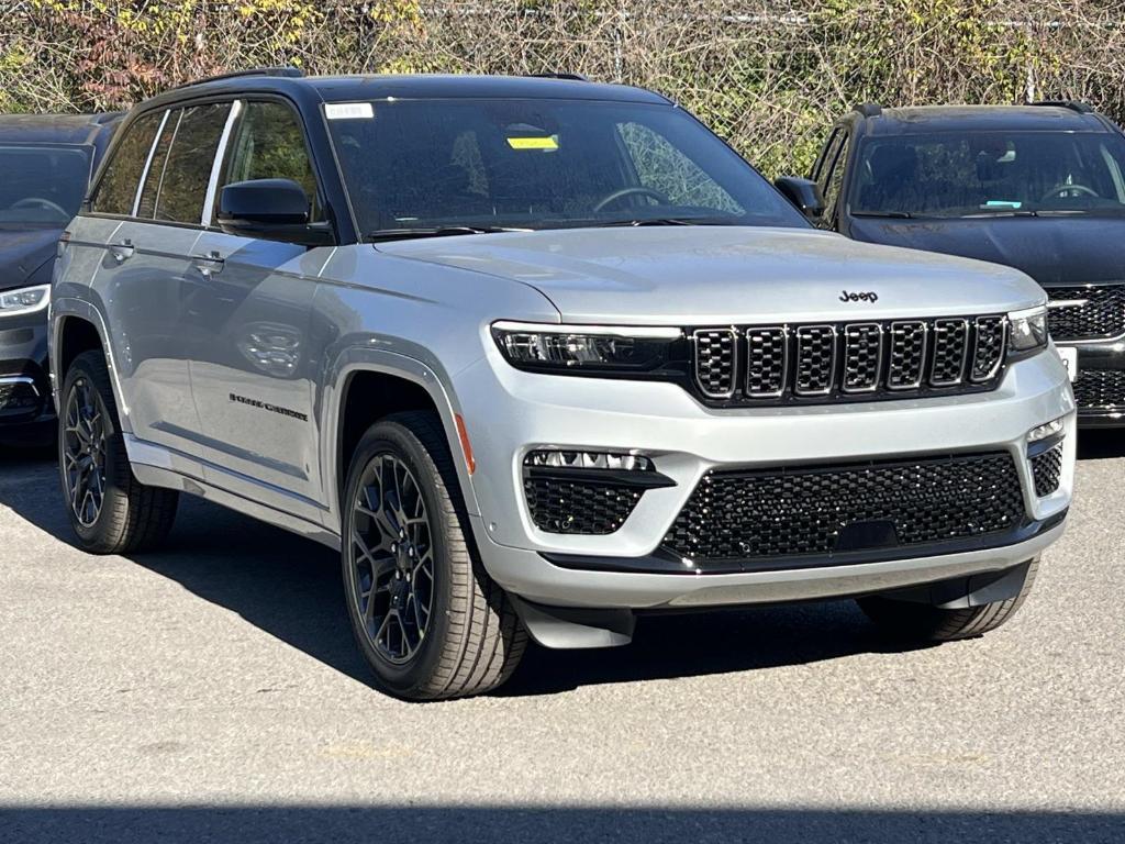 new 2025 Jeep Grand Cherokee car, priced at $65,720