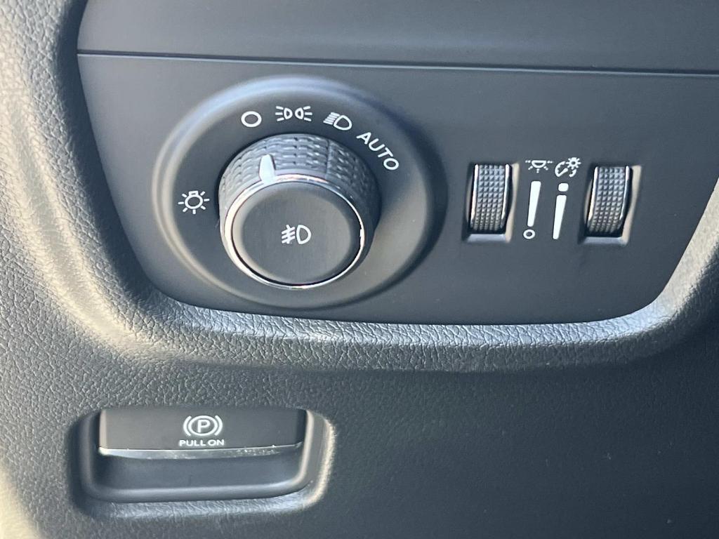 new 2025 Jeep Grand Cherokee car, priced at $65,720