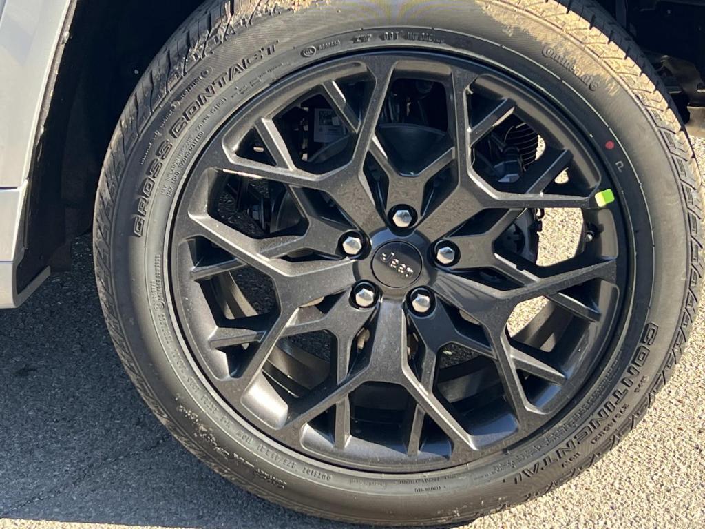 new 2025 Jeep Grand Cherokee car, priced at $65,720