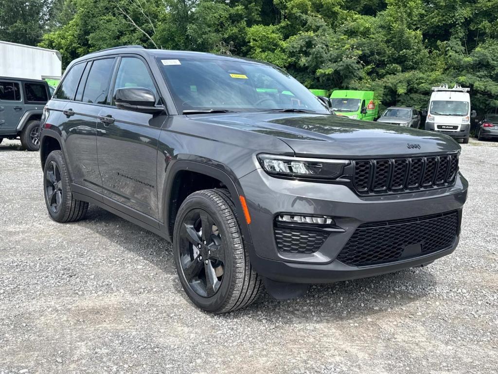 new 2025 Jeep Grand Cherokee car, priced at $52,735