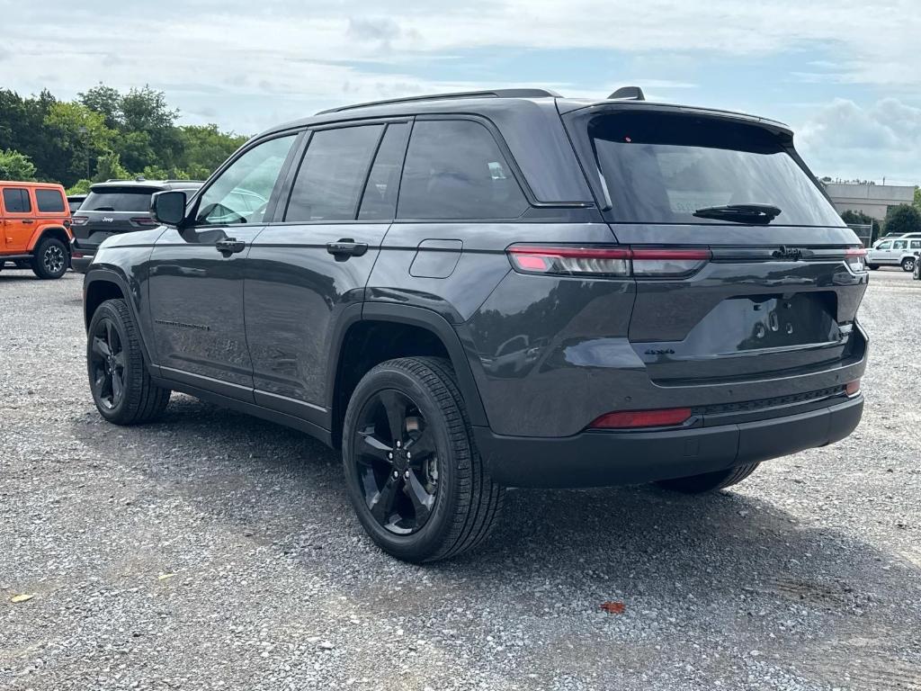 new 2025 Jeep Grand Cherokee car, priced at $52,735