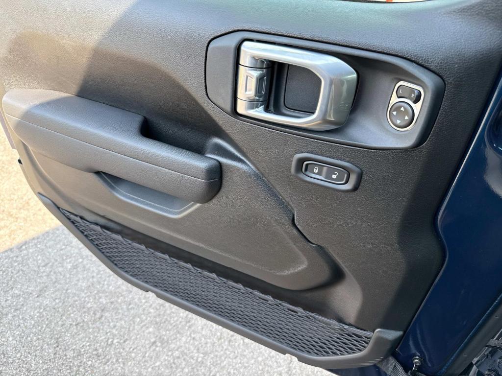 new 2025 Jeep Wrangler car, priced at $44,873