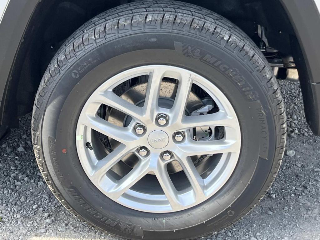 new 2025 Jeep Grand Cherokee car, priced at $39,828