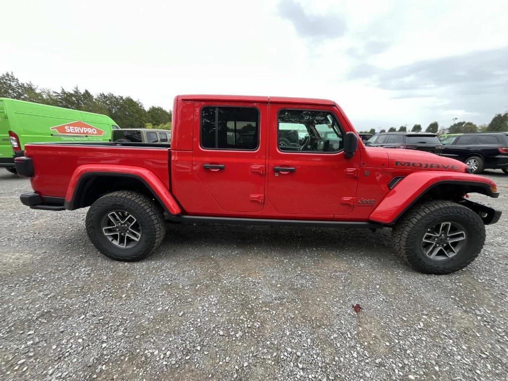 new 2025 Jeep Gladiator car, priced at $55,367