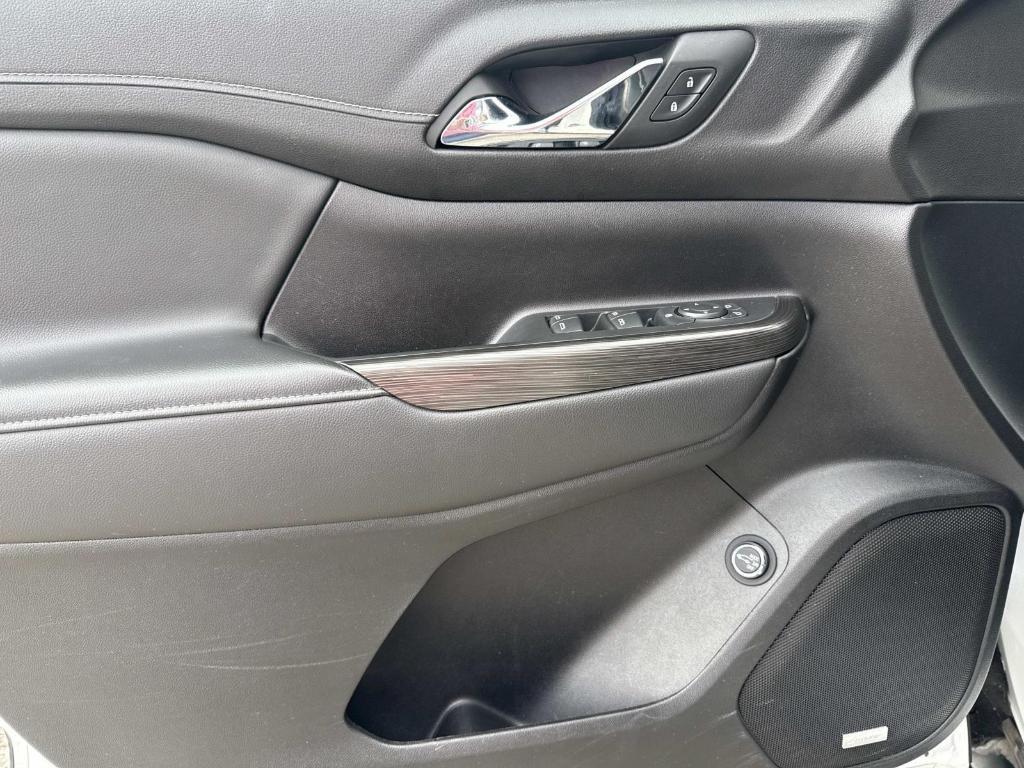 used 2023 GMC Acadia car, priced at $28,577