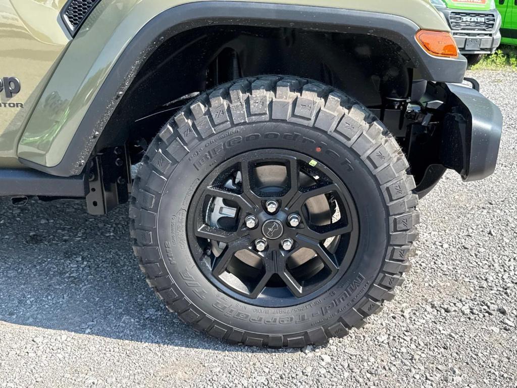 new 2025 Jeep Gladiator car, priced at $47,072