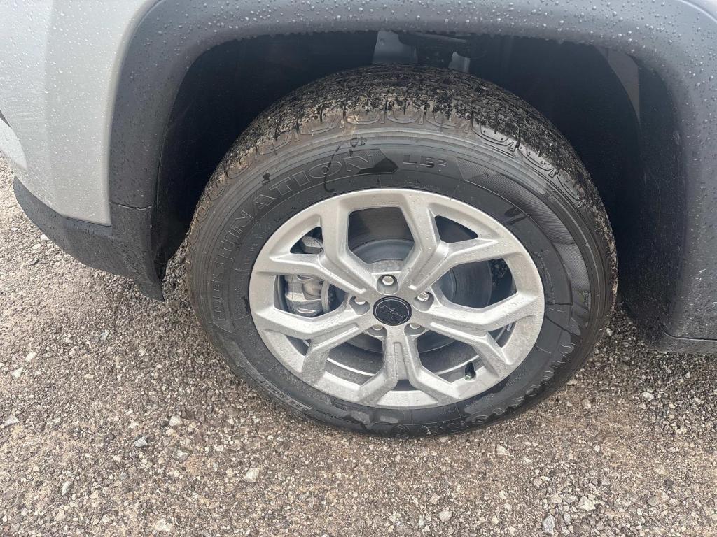 new 2025 Jeep Compass car, priced at $28,158