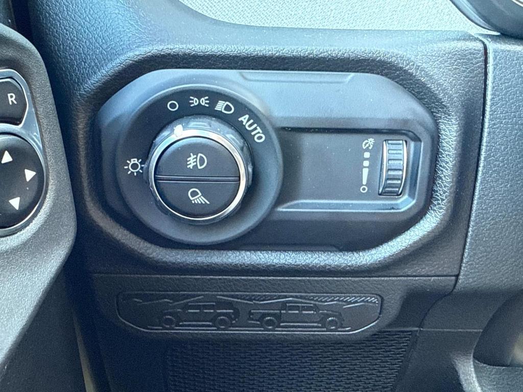 new 2025 Jeep Gladiator car, priced at $44,614