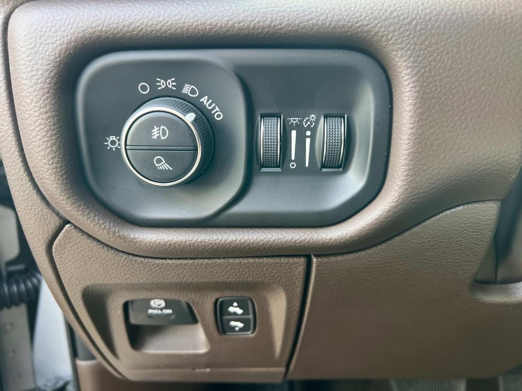 new 2025 Ram 1500 car, priced at $57,574