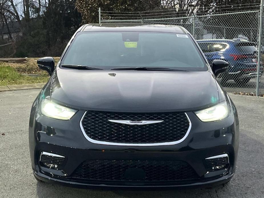 new 2025 Chrysler Pacifica car, priced at $38,760