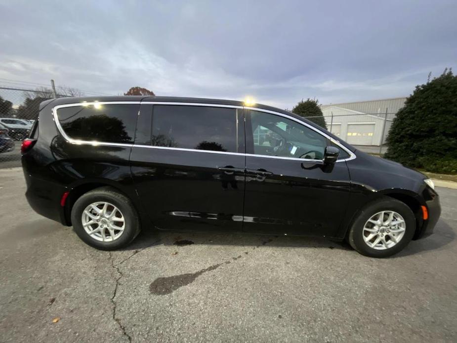 new 2025 Chrysler Pacifica car, priced at $38,760