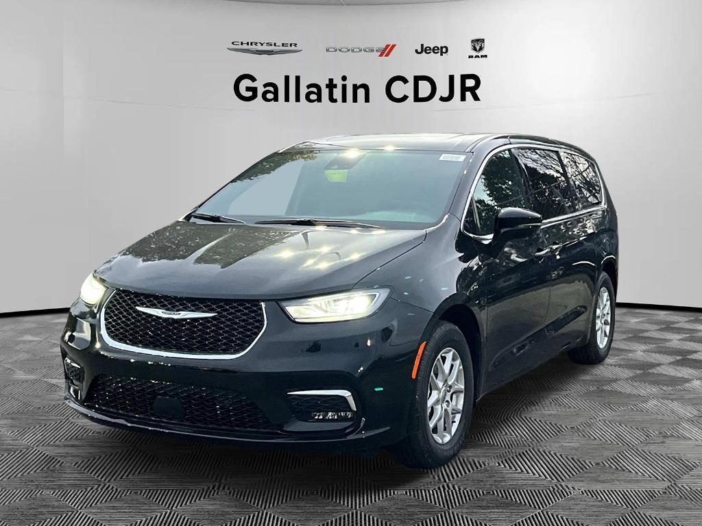 new 2025 Chrysler Pacifica car, priced at $43,022