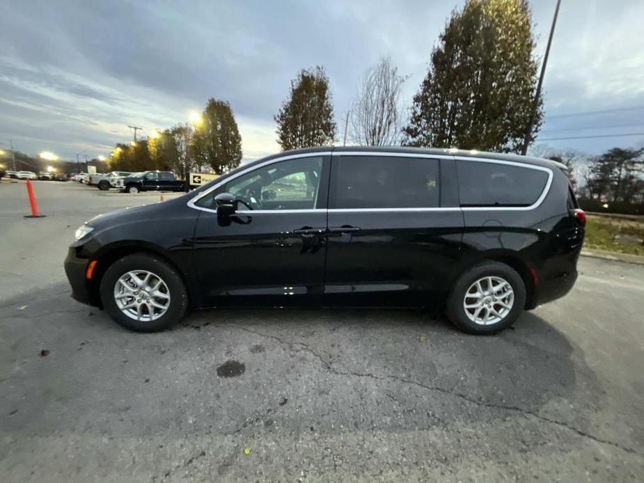 new 2025 Chrysler Pacifica car, priced at $38,760