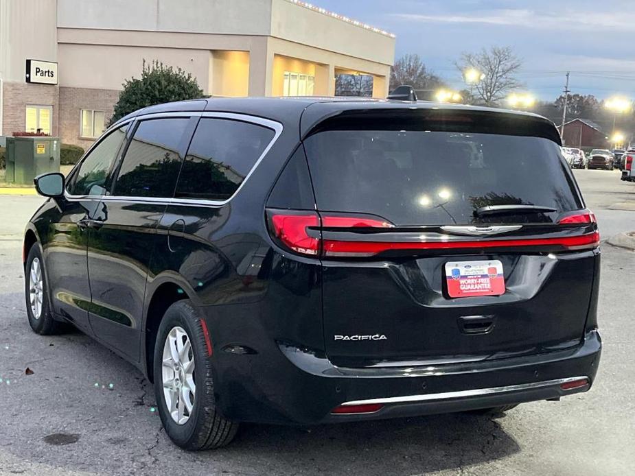 new 2025 Chrysler Pacifica car, priced at $38,760