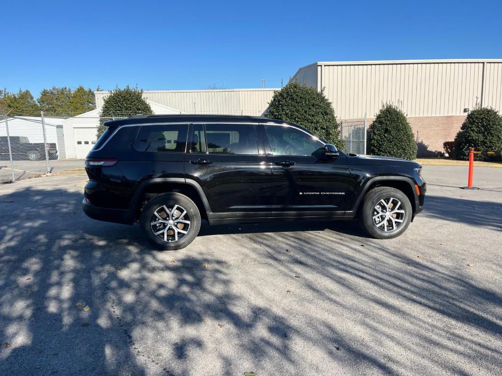 new 2025 Jeep Grand Cherokee L car, priced at $49,295