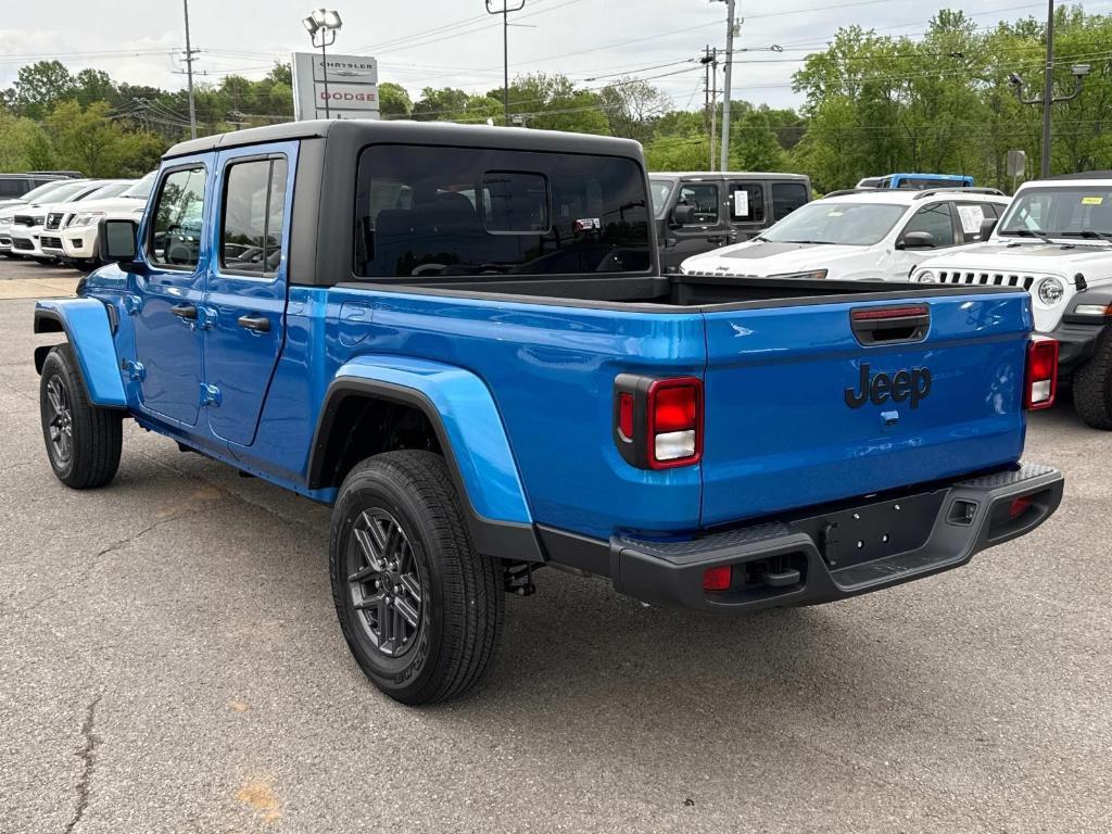 new 2025 Jeep Gladiator car, priced at $46,060