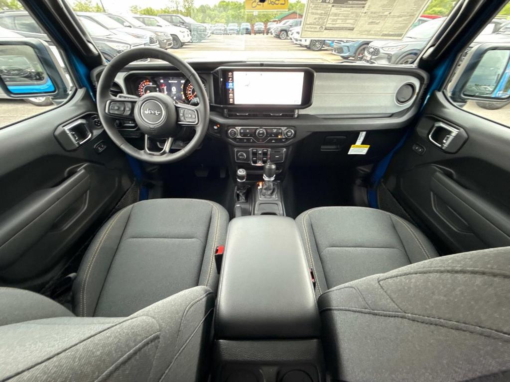 new 2025 Jeep Gladiator car, priced at $44,614
