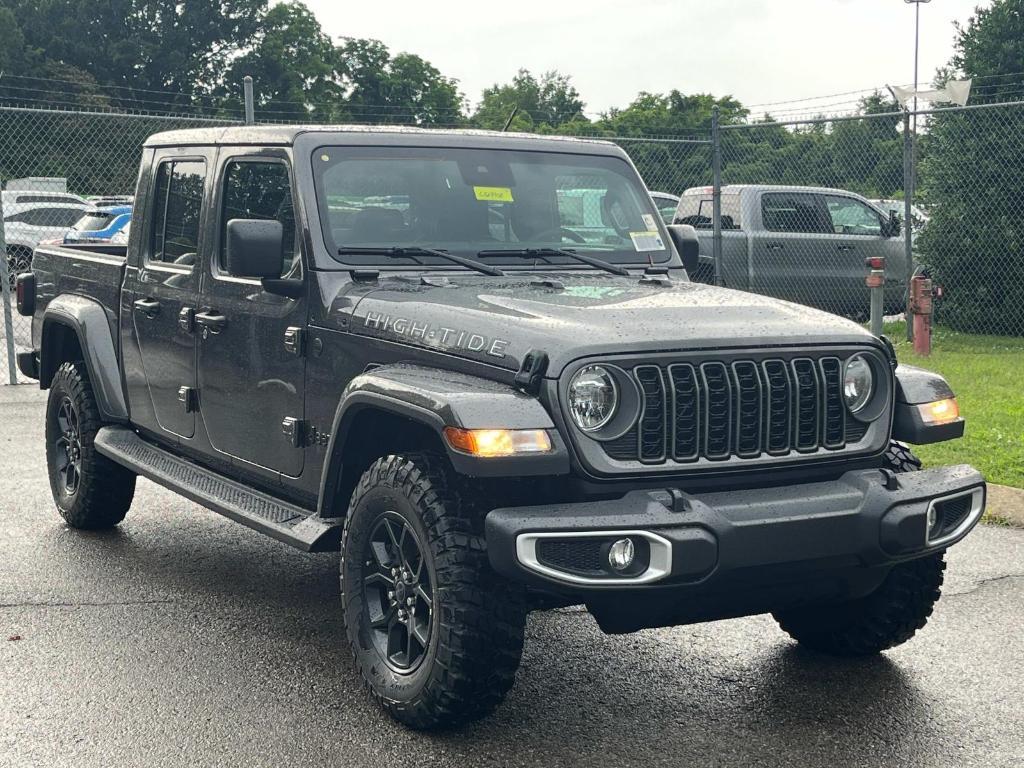 new 2025 Jeep Gladiator car, priced at $45,288