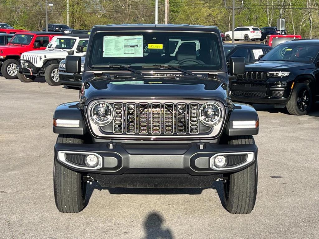 new 2025 Jeep Gladiator car, priced at $43,892