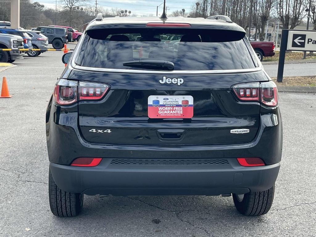 new 2025 Jeep Compass car, priced at $25,000