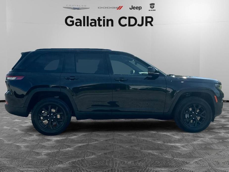 new 2024 Jeep Grand Cherokee car, priced at $41,500